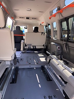 広い車内１０人乗り　車椅子も二台ゆっくり乗ります